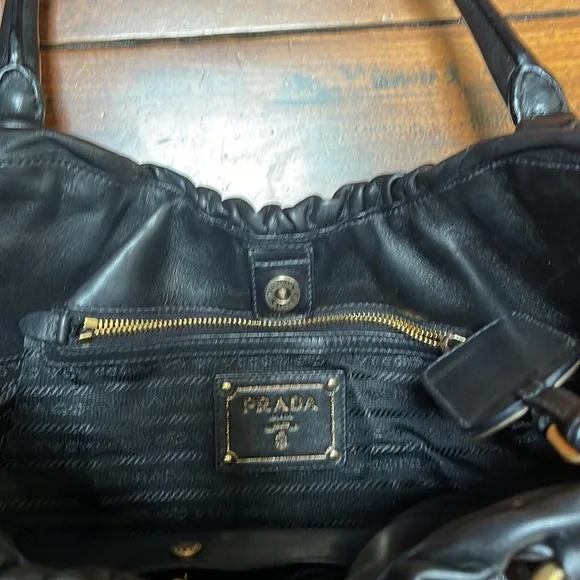 Prada black leather shoulder bag - Picture 5 of 9